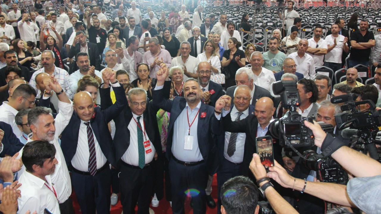 Şenol Aslanoğlu tekrar CHP İzmir Vilayet Lideri seçildi