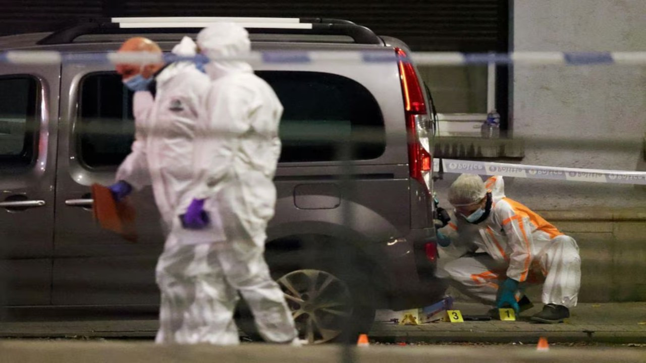 Brüksel'de motosikletli saldırgan 2 taraftarı öldürdü, maç iptal edildi