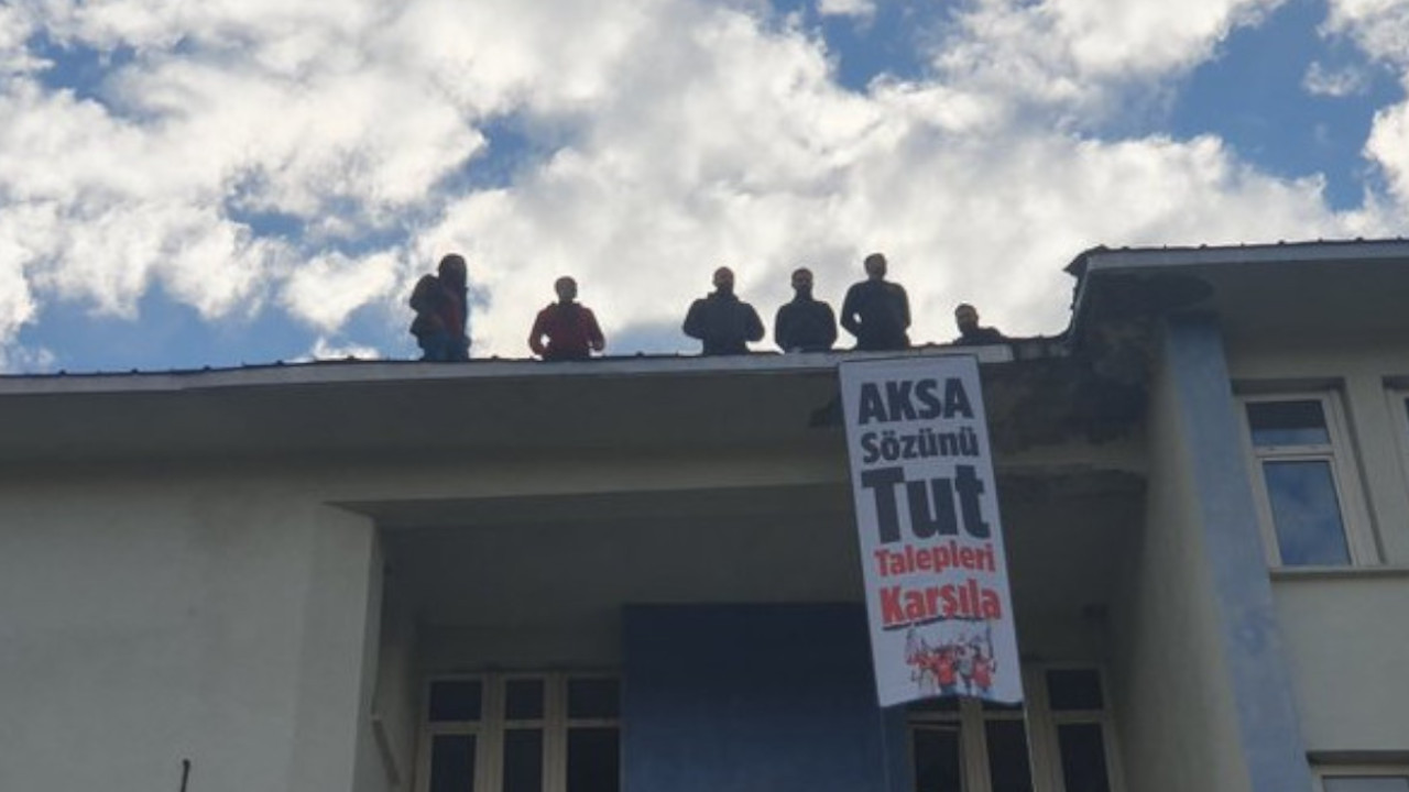 Dersim'de FEDAŞ çalışanları çatıya çıktı: 'Talepleri karşılayın'