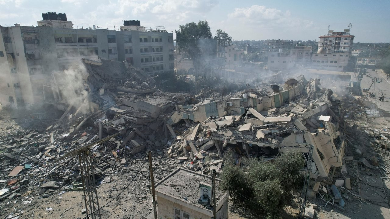 Dışişleri: Gazze'de yaklaşık 700 kişi Türkiye'ye tahliye için bekliyor