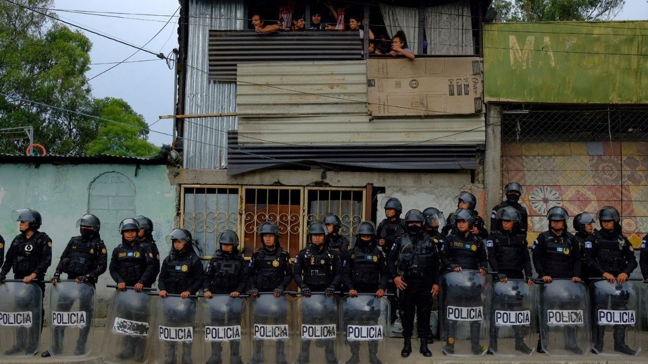 Guatemala'da protestolar sırasında silahlı akın