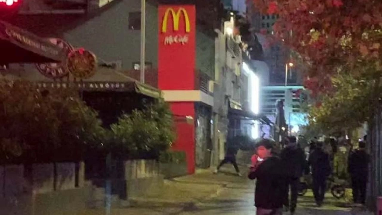 İsrail'e karşı protestolarda Katarlılara ilişkin McDonalds'a saldırıldı