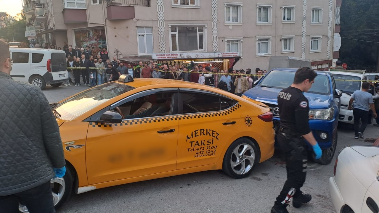Kocaeli'de taksici aracında öldürüldü