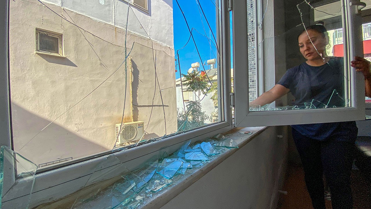 Mesken sahibi-kiracı hengameleri bitmiyor: Kiracısının camlarını kırdı