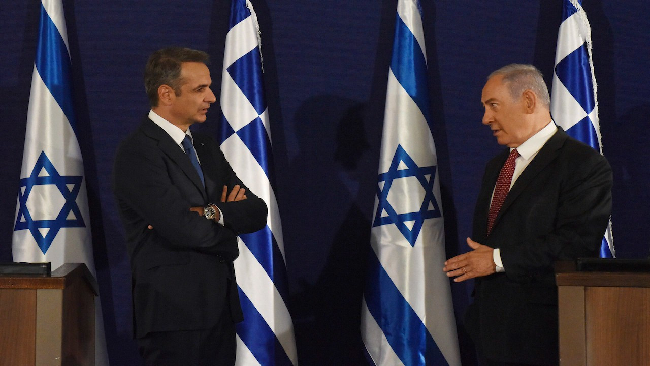 Miçotakis, İsrail'de Netanyahu ile bir ortaya geldi: 'Rehineler bir an evvel özgür bırakılmalı'